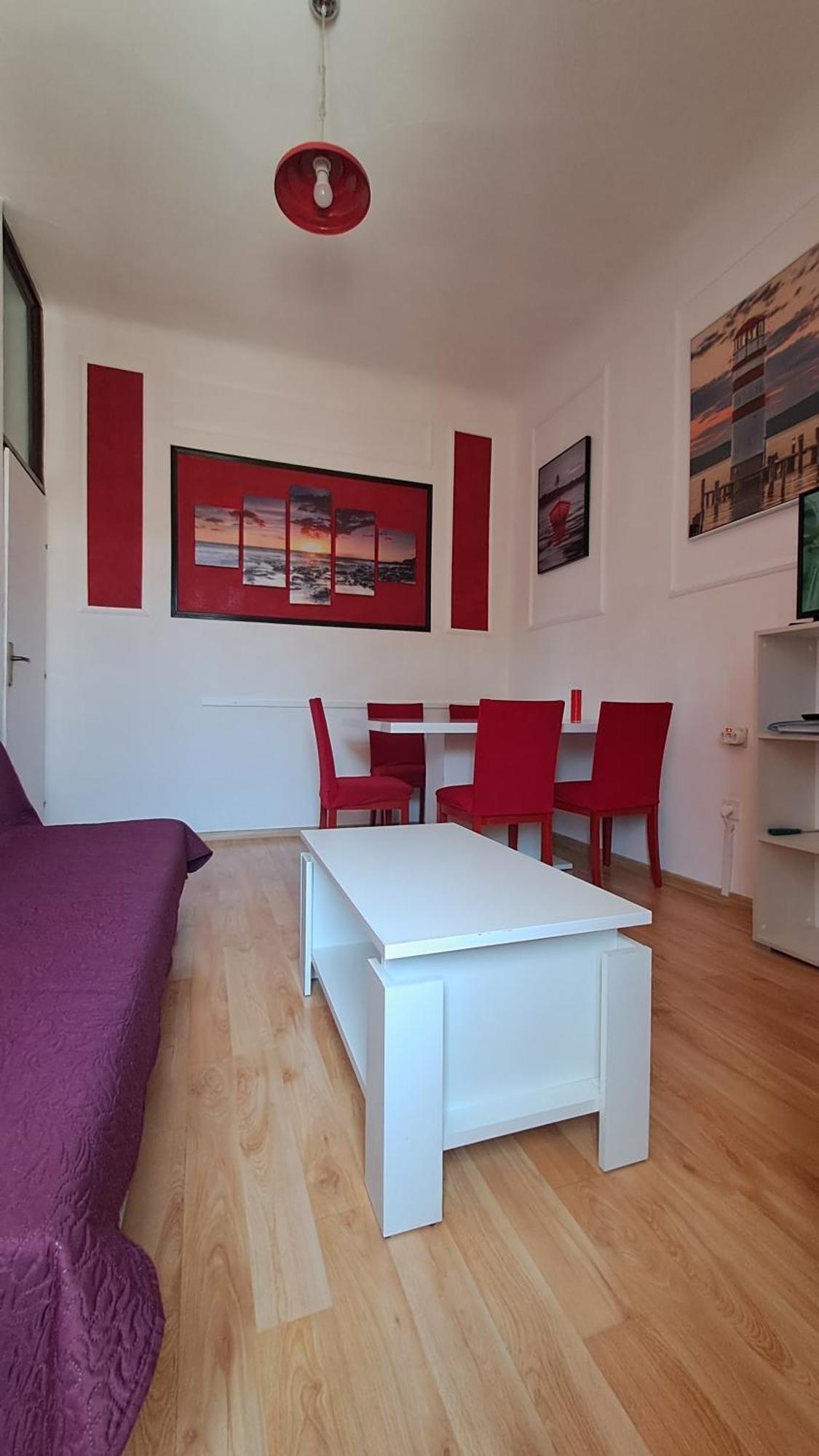 Red Blue With Private Parking And Gray Blue Apartman *